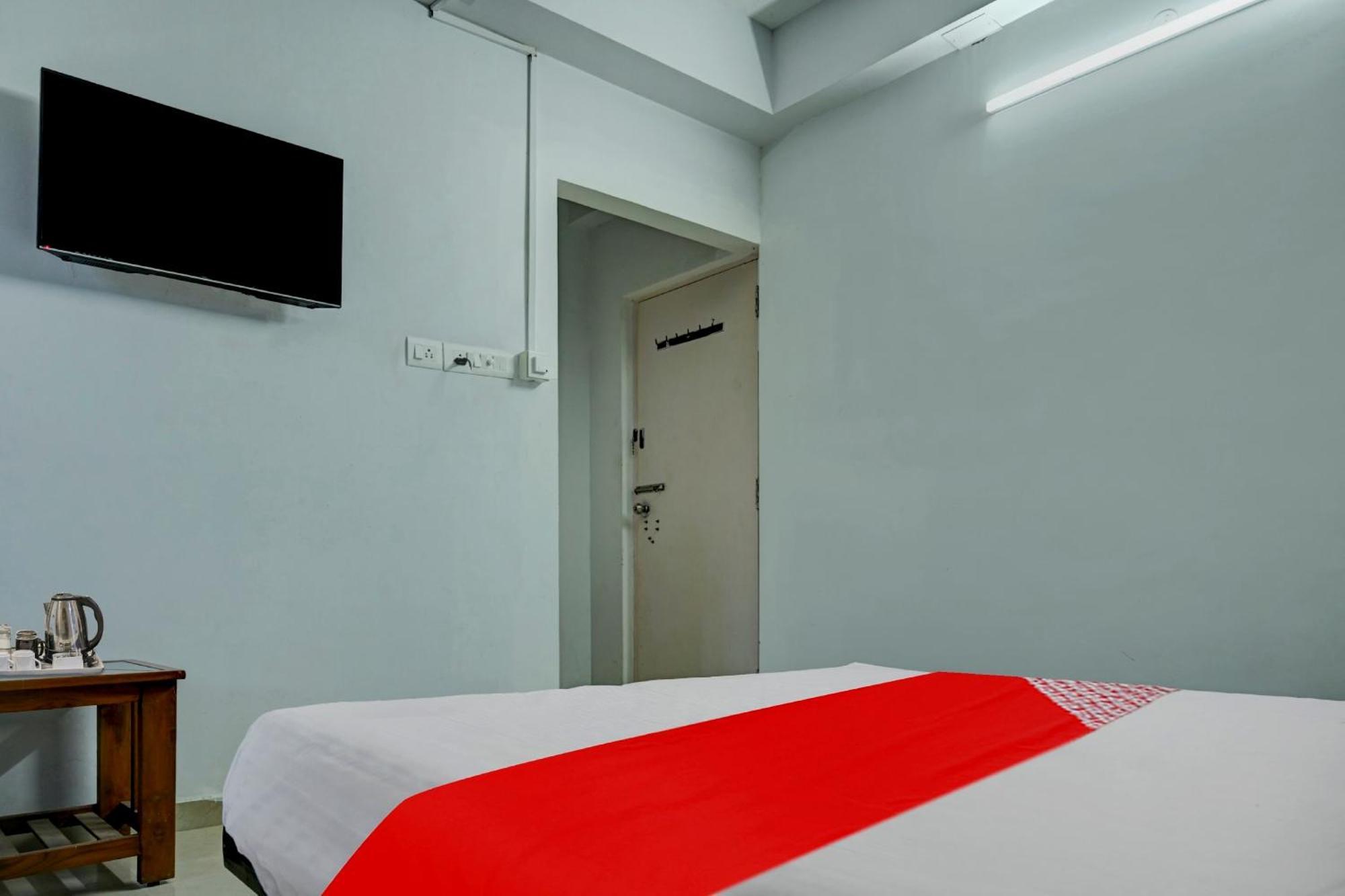 Live As Chn727 Hotel Guduvancheri ภายนอก รูปภาพ